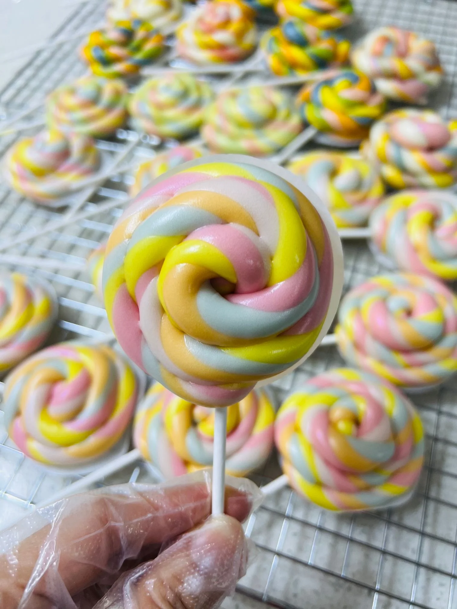 lollipop bun (pack of 4) lollipop bun (pack of 4)